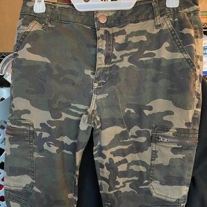 Camo Skinny Jeans / Pants